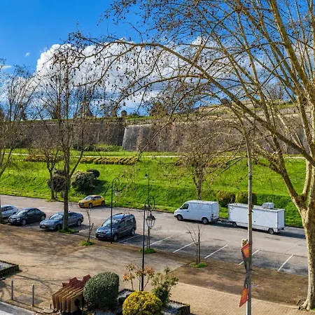 L'appart D'elise Face A La Citadelle Blaye